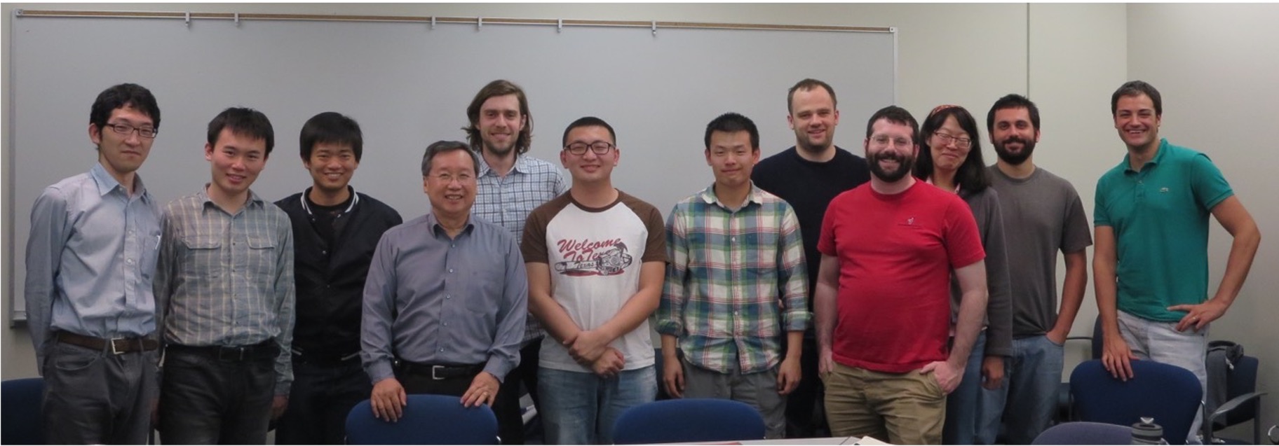 2015年に米国カリフォルニア大学バークレー校に短期滞在し、最先端の計算物質科学を学びました（左端：小野先生）。