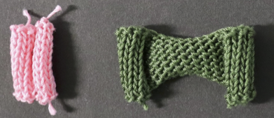 セーターの袖をみてみると、ときどきくるっと巻かれていることがあります。この巻き方は編み糸の硬さや摩擦、編み方によって決まると言われています。近年ソフトロボット分野でも編み物が注目されており、私は編み物のかたちがどのような仕組みで決まっているのか研究しています。