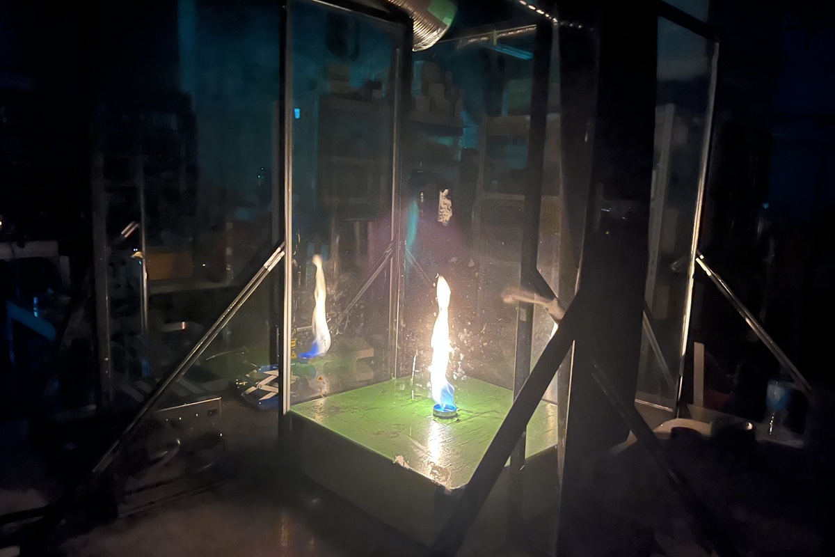 実験用のミニ火災旋風