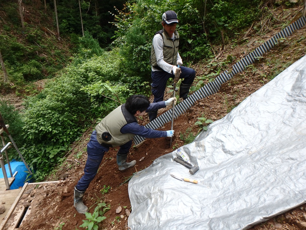 実斜面の土質把握のための試料採取