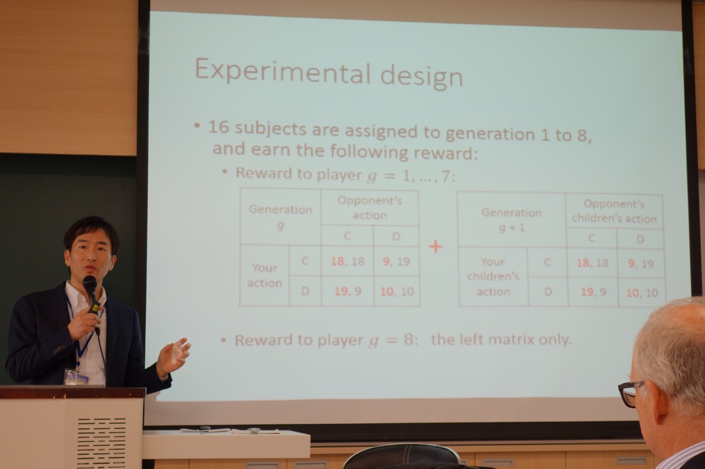 台湾で開かれた学会で実験結果を報告しています
