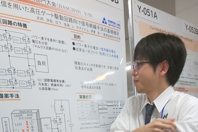 学生も学会に参加して、自分たちの研究をポスターにまとめ、発表します。