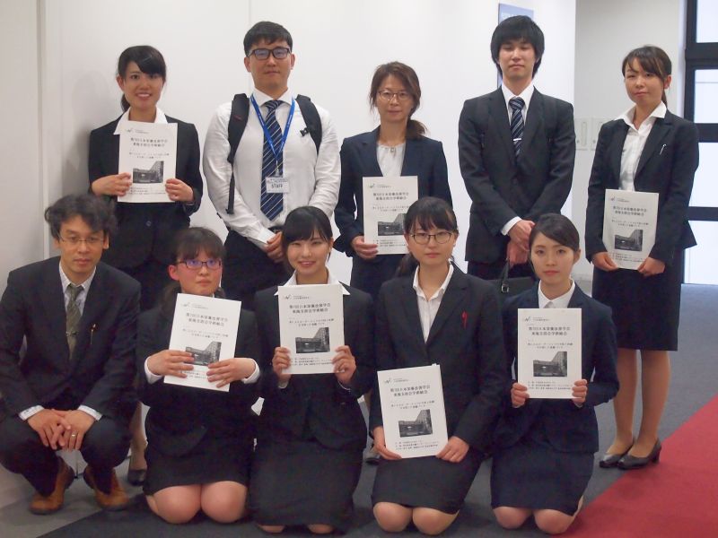 日本栄養改善学会東海支部会学術総会を開催 (企画・運営) した学生たちと。一番左が栗木先生 (学術総会・大会長)