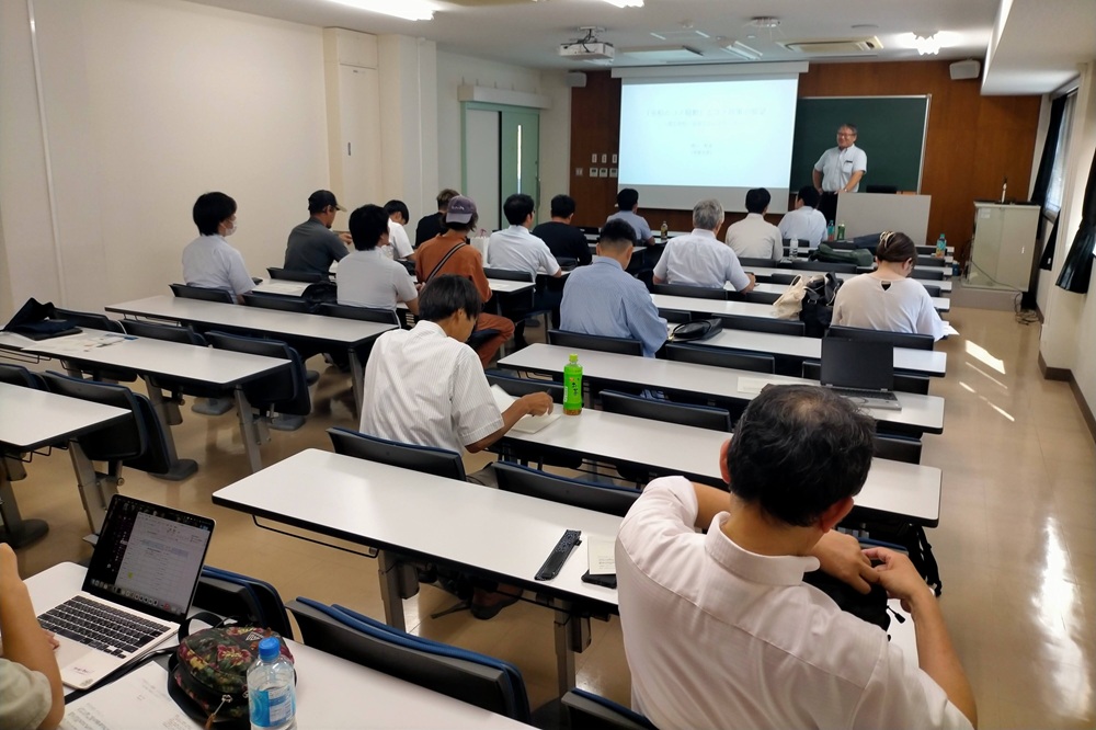 2025年の夏に若手農業者や地元の食品企業の方等が参加して勉強会を開催しました。ちなみに、今年のテーマは米価問題とこれからの水田農業政策についてです。