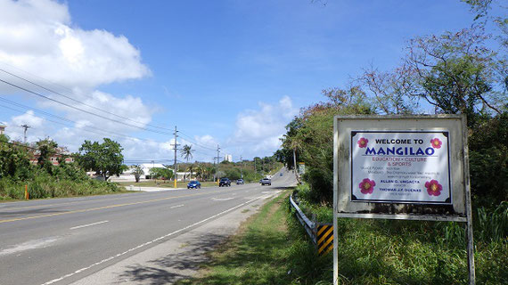 アメリカ合衆国の準州であるグアム島のマンギラオです。 グアム政府観光局によると、グアム大学やコミュニティ・カレッジがあることから「教育の首都」と呼ばれています。 出張時にはこの地区にある日本の在外教育施設である「グアム日本人学校」などを訪問しました。