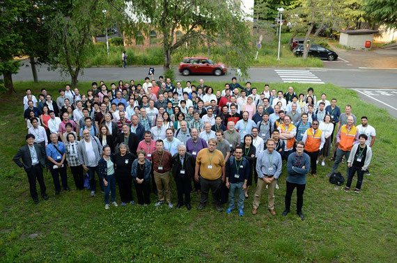 仙台で開催された外惑星研究の国際会議の全員集合写真。私は左端（主催者）。