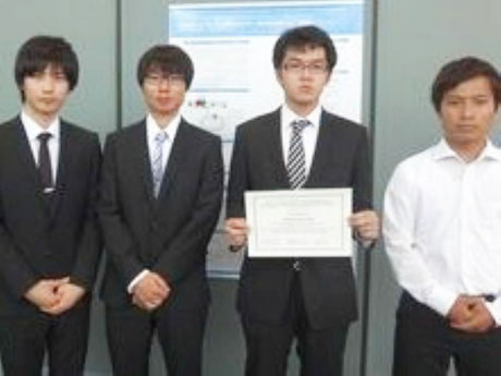 第5回富山・バーゼル医薬品研究開発シンポジウムにおいて最優秀論文賞を受賞した研究室学生。