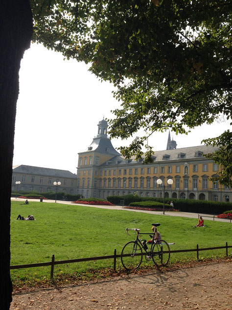 研究出張のたびに訪れるボン大学。ドイツにおける哲学研究の拠点の一つとなっています。
